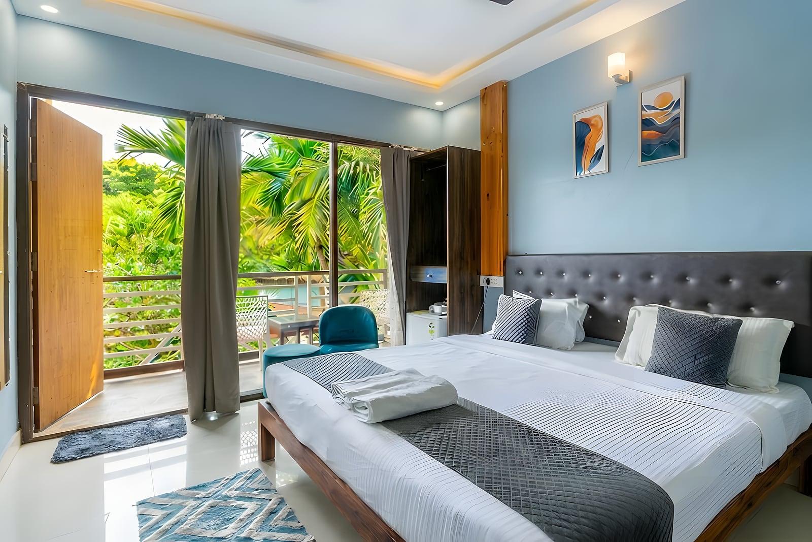 Air-conditioned room with private balcony
