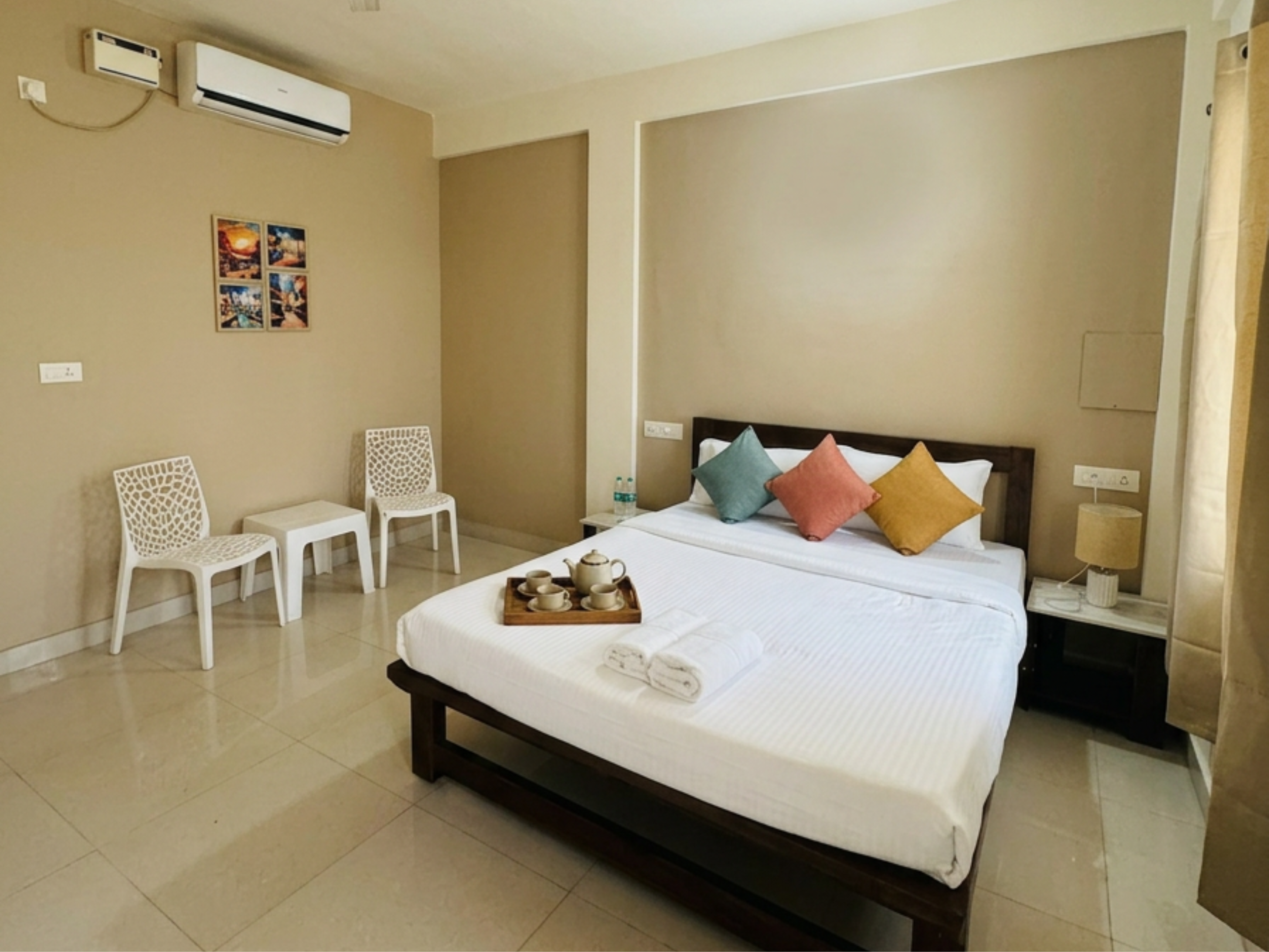 Deluxe Double Bed Room with Garden View